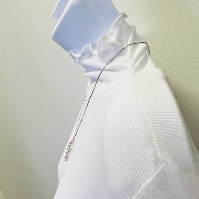 Modern White Round Diamond Open Heart Necklace in 14k White Gold For Sale - Image 3 of 7