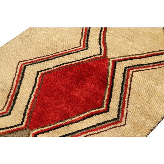 Rug & Kilim 1950s Vintage Gabbeh Tribal Runner in Beige With Grey, Red, Black Chevron Patterns For Sale - Image 4 of 8
