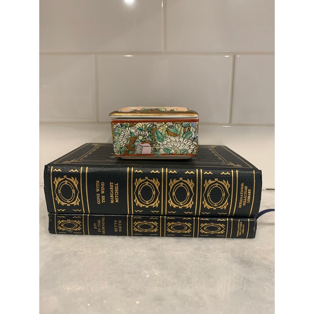 Famille Rose Trinket Box For Sale - Image 9 of 10
