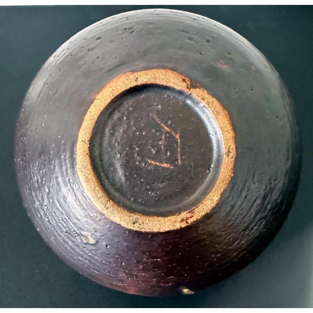 Modern Ceramic Moon Pot with Salt Firing and Rattle by Toshiko Takaezu For Sale - Image 3 of 18