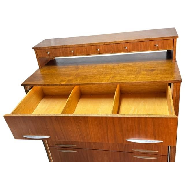 1950s 1950s Mid Century Modern Walnut Bedroom Set by West Michigan Furniture C. 1950's Highboy Dresser With Shadow Box and Matching Nightstands For Sale - Image 5 of 15