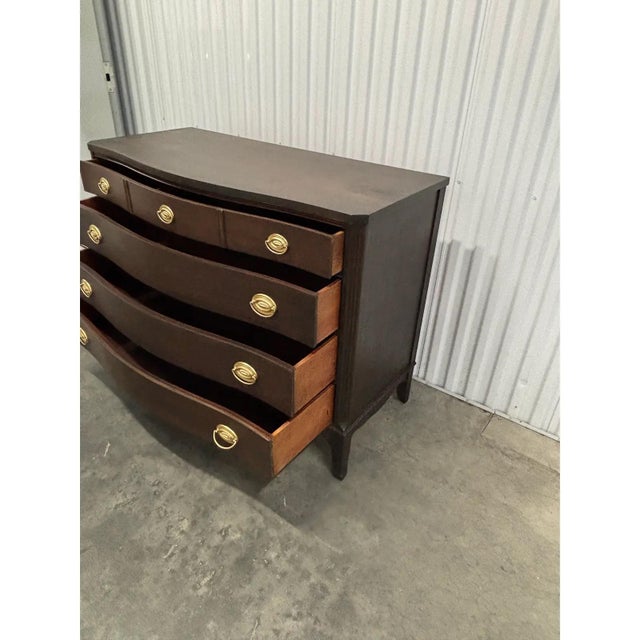 Colonial Serpentine Hepplewhite Mahogany Chest For Sale - Image 12 of 12