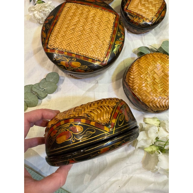 Nesting Boxes in Straw Marquetry, Set of 5, in Very Good conditions. Designed 1960 to 1969