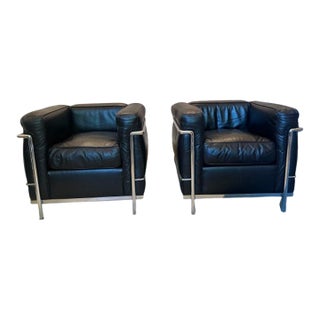 1987 Pair Cassina Lc2 Lounge Chairs in Black Leather — Le Corbusier, Jeanneret & Perriand (Documented) For Sale