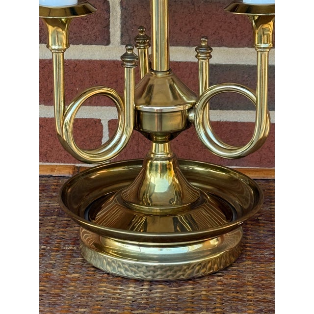 Chapman Manufacturing Company 1960s Maison Janson Style Brass and Red Toleware Bouillotte Table Lamp For Sale - Image 4 of 12