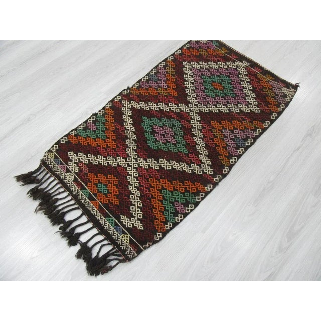 1960's Vintage Embroidered Small Kilim Rug- 2′6″ × 4′11″ For Sale - Image 4 of 6