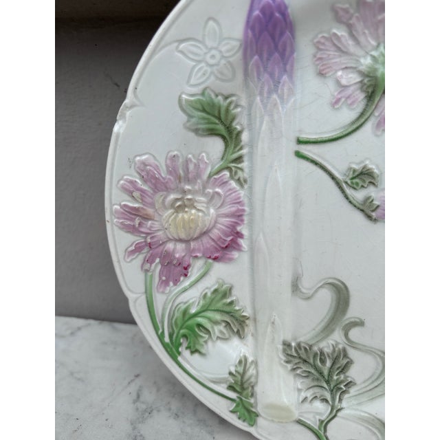 Art Nouveau Majolica Asparagus Plate With Mums Keller & Guerin Saint Clement For Sale - Image 3 of 5