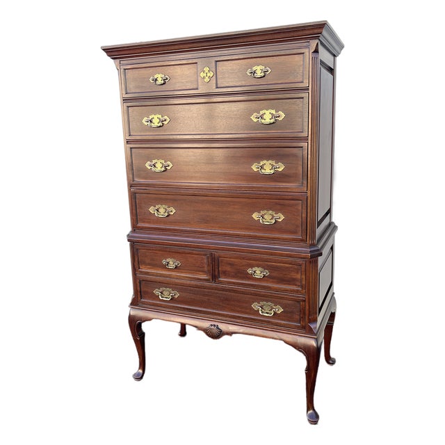 1980s Davis Cabinet Co Queen Anne Cherry Flat Top Highboy Chest of Drawers For Sale