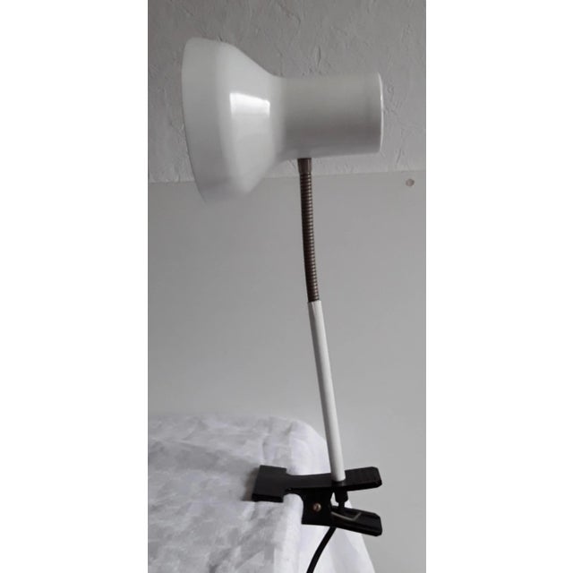 1970s White Lacquered Metal, Chrome-Plated Spiral Arm & Black Plastic Clamp Adjustable Desk Lamp, 1970s For Sale - Image 5 of 5