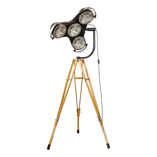 2004 Four-Lens Shadowless Surgical Lamp on Army Crutch Tripod from Heraeus Hanaulux, 1990s For Sale
