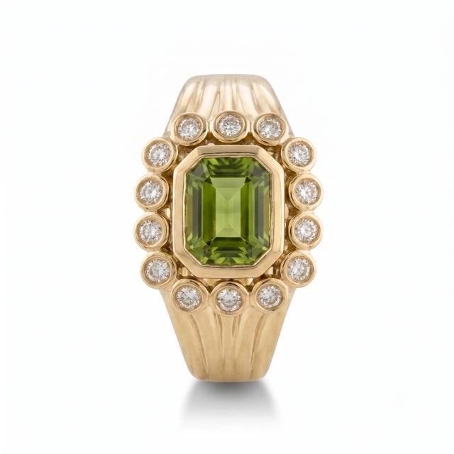 Vintage Peridot Cz Halo Ring | Peridot Statement Engagement Ring | August Birthstone Ring, Size 7 For Sale - Image 4 of 5