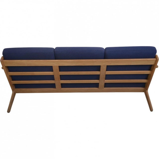 GE290 3-Seater Sofa in Oak by Hans J. Wegner, 1990s For Sale - Image 13 of 18