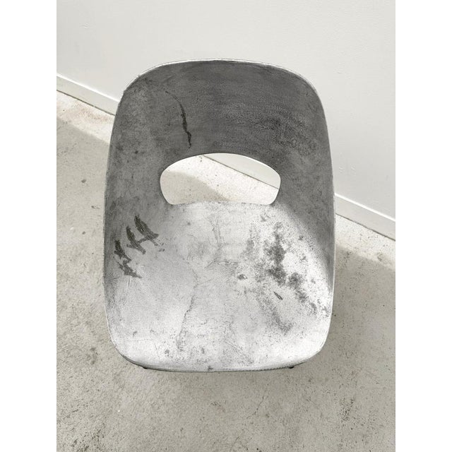 Silver Tulip Chair in Aluminium by Pierre Guariche for Steiner, France, 1950s For Sale - Image 8 of 10