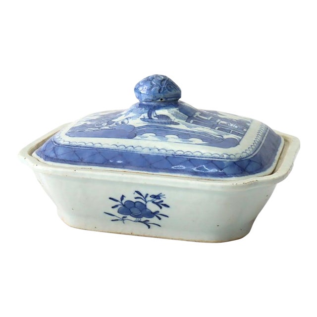 Antique Chinese Canton Porcelain Covered Vegetable Dish 19thC For Sale