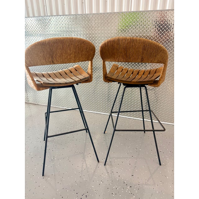 1970s Attributed to Arthur Umanoff Rush Seat Wire Bases Bar Stools Circa 1970s - Set of 2 For Sale - Image 5 of 10