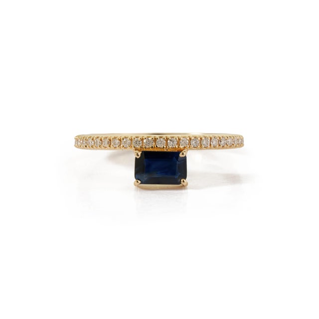 VR Jewels Modern East-West Emerald-Cut Blue Sapphire & Diamond Ring Size 9 in 14k Yellow Gold For Sale - Image 4 of 18