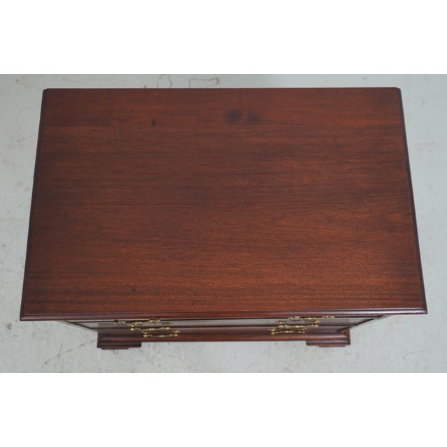 Vintage Mahogany 3 Drawer Bachelor Chest For Sale In Philadelphia - Image 6 of 18