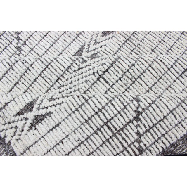 Charcoal Modern Geometric Gray and Charcoal Indian Hand-Knotted Wool Rug For Sale - Image 8 of 10