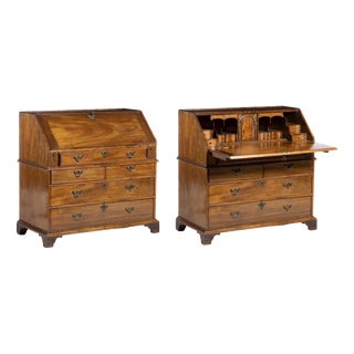 Quenn Mary Writing Desk in Vinhatico Wood, 18th Century For Sale