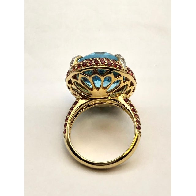 Bochic "Orient" Natural Ruby & Blue Topaz Ring Set In 18K Gold & Silver For Sale - Image 9 of 12