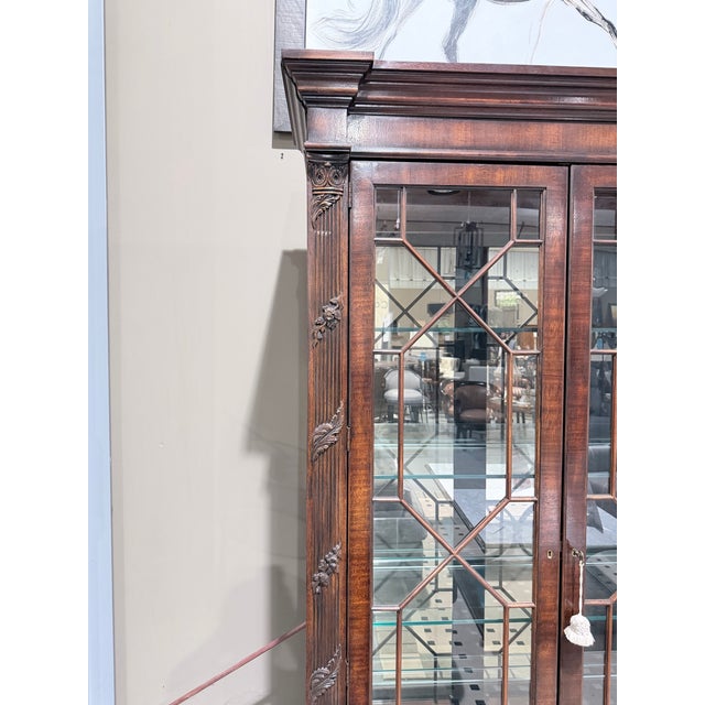 Traditional Late 20th Century Henredon Georgian Style Mahogany Display Curio Cabinet For Sale - Image 3 of 12