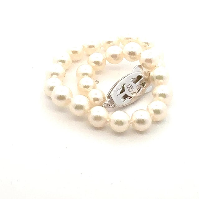 1990s Mikimoto Akoya Pearl Bracelet 7.5" 6.5 Mm Sterling Silver Estate For Sale In New York - Image 6 of 7