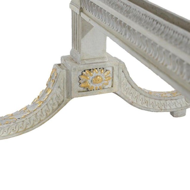 French Louis XVI Style White & Gilt Fire Screen With Floral Fabric, 20th C For Sale - Image 9 of 16
