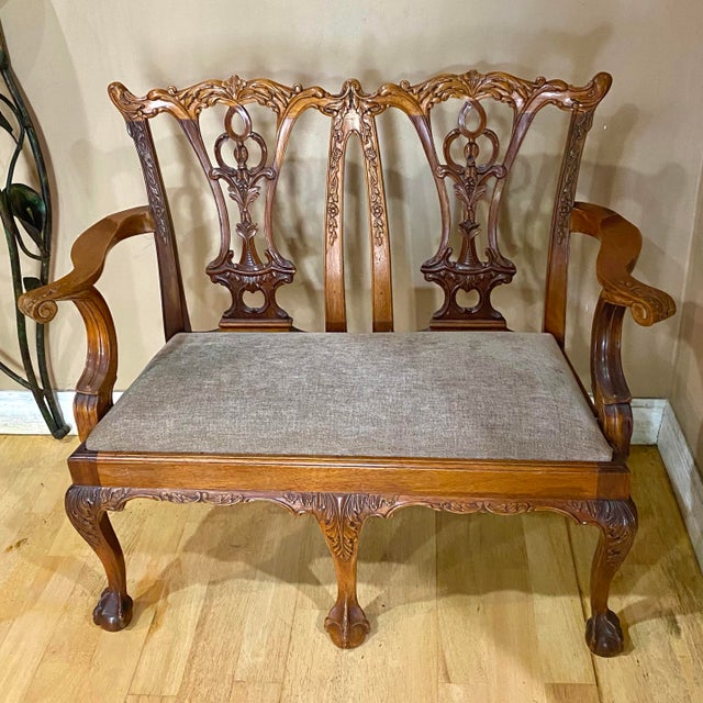 VTG 1970s Georgian Furnishing Co. Chippendale Hand-Carved Mahogany Child Settee For Sale - Image 11 of 12