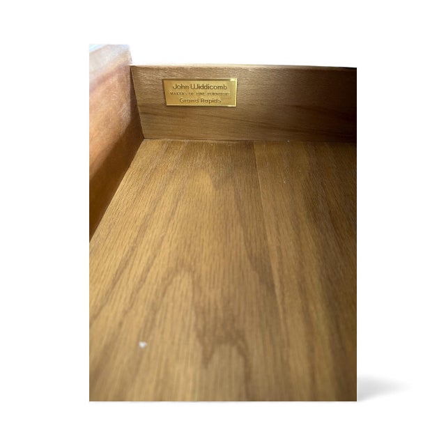 Cream 1980s Venetian Style Painted Palm Beach Regency John Widdicomb Chest of Drawers For Sale - Image 8 of 16