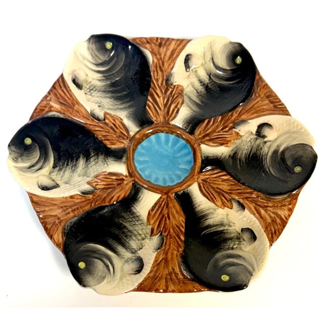 English Majolica Fish Head Oyster Plate in the Style of Mintons or George Jones This striking English majolica oyster...