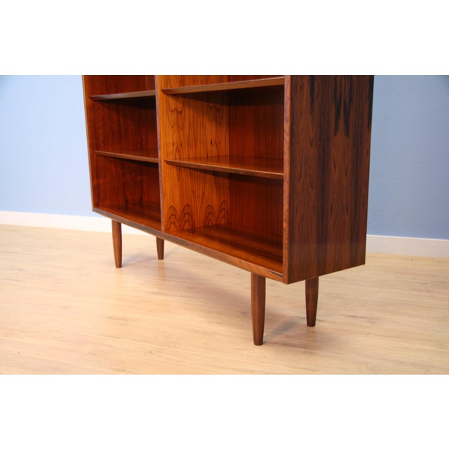 1970s Danish Rosewood Bookcase by Poul Hundevad for Gunni Omann, 1970s For Sale - Image 5 of 8