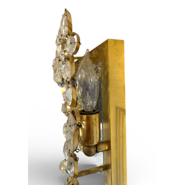 1970s A Vintage Gilt Brass and Crystal Flower With 6 Bulbs Mirror by Palwa. For Sale - Image 5 of 5