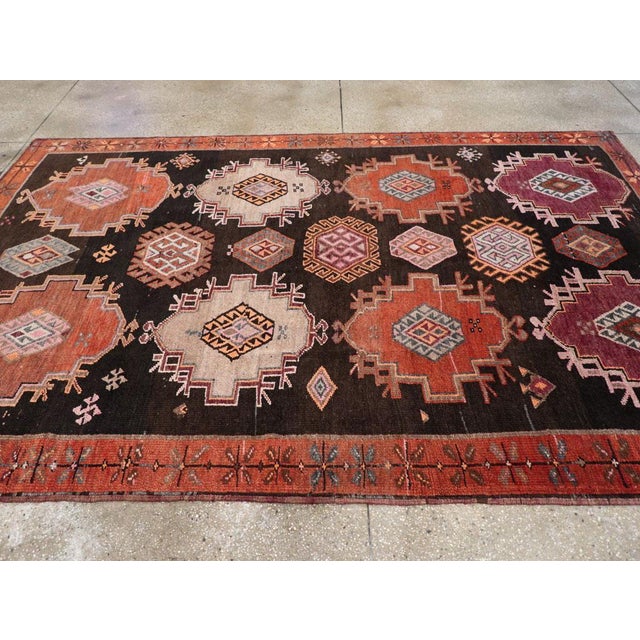 Galerie Shabab Collection Mid-20th Century Handmade Turkish Anatolian Small Tribal Room Size Carpet For Sale - Image 4 of 8
