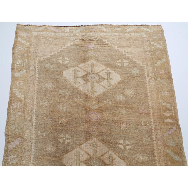 Mid 20th Century Vintage Oushak Runner – Muted Anatolian Wool With Diamond Medallions in Beige, Tan, and Soft Brown -4' 3'' X 12' 2'' For Sale - Image 5 of 13