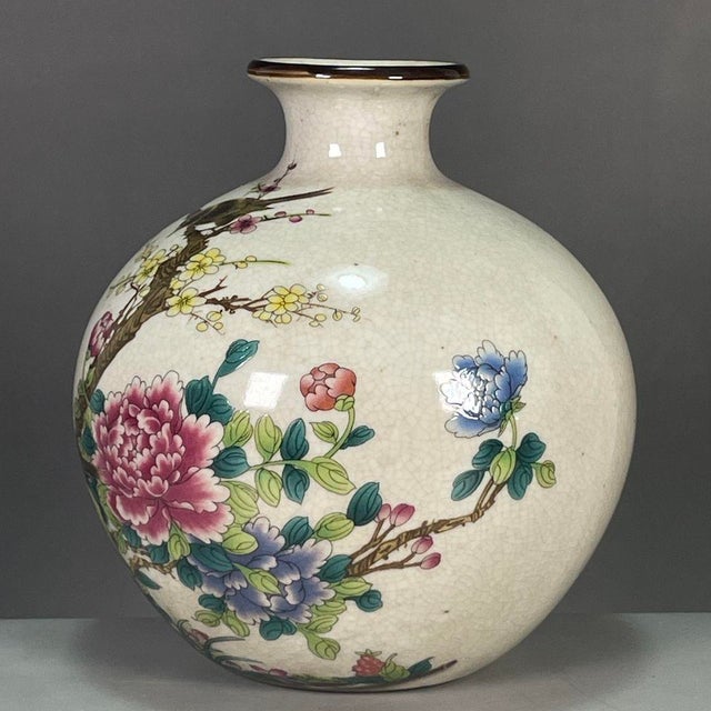 Chinese Ge-Type Crackle Glaze Famille Rose Vase With Bird & Flower Motif For Sale In Los Angeles - Image 6 of 8