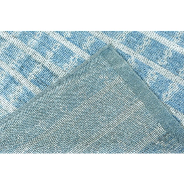 Early 21st Century Modern Geometric Chain Motif Light Gray Rug "Catena" by Doris Leslie Blau For Sale - Image 5 of 5
