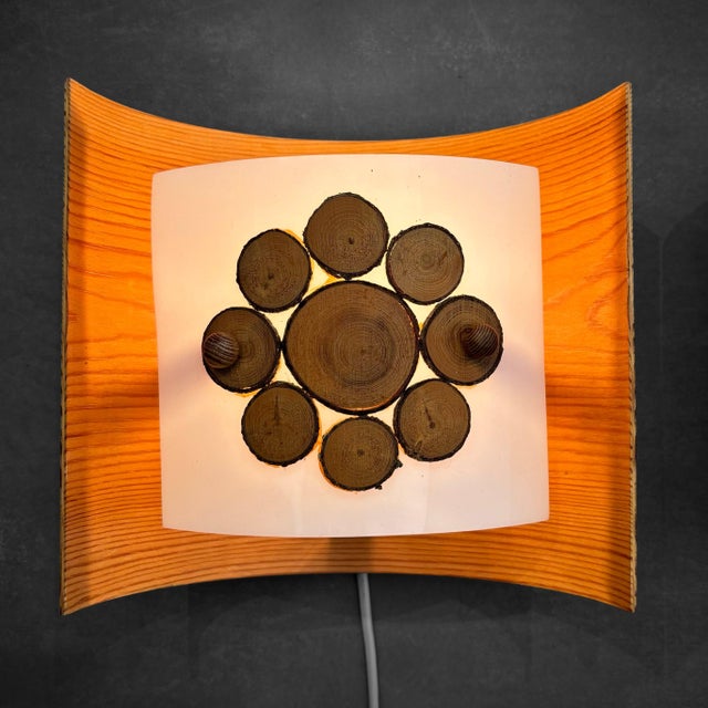 1970s Scandinavian Pinewood Wall Lamps in Pine and Acrylic, 1970s, Set of 2 For Sale - Image 5 of 11