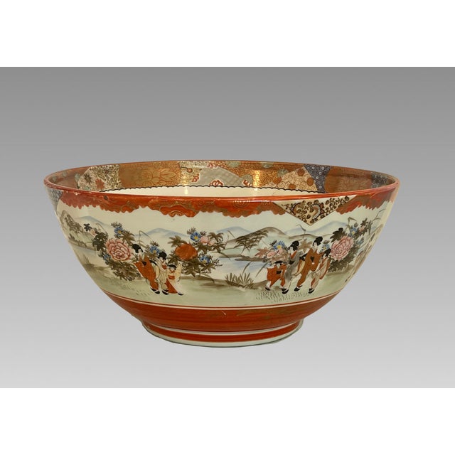 Early 20th Century Exhibition Scale Japanese Kutani Porcelain Punch Bowl, Meiji Period, Circa 1880–1900 (Watano) For Sale - Image 5 of 17
