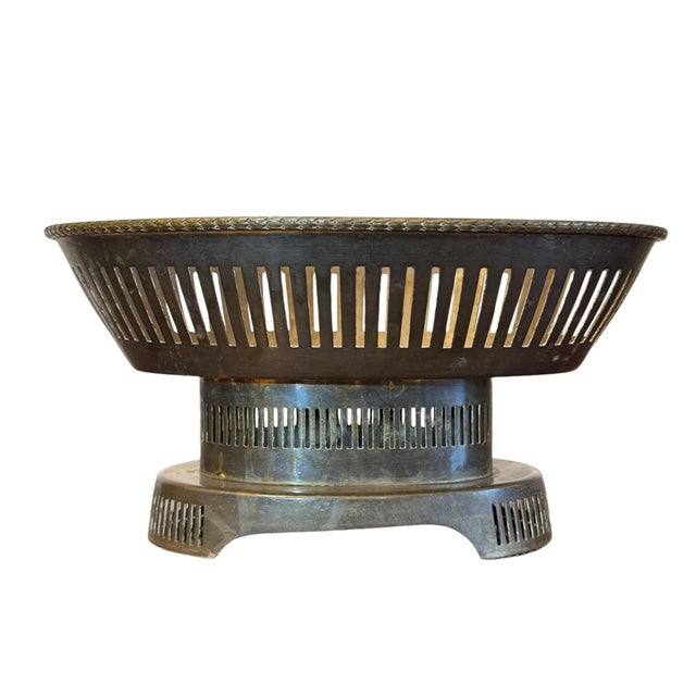 Vienna Secession hammered silver plated brass bowl, Vienna circa 1905. Designed in the manner of Wienerwerkstätte and its...