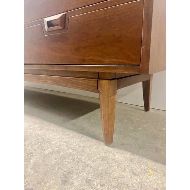 Mid-Century Modern Credenza Attributed to United Furniture . For Sale - Image 11 of 12