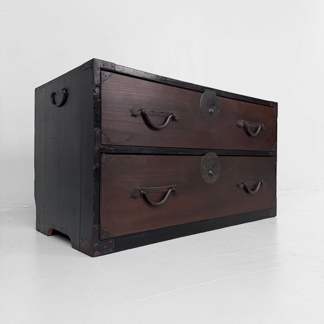 Low Japanese Tansu Chest with Two Drawers, 1890s For Sale - Image 4 of 17