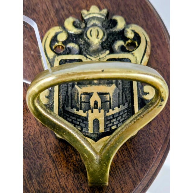 Early 20th Century Art Nouveau Brass Wall Hangers (2-Piece Set) – Royal Castle Coat of Arms Motif For Sale - Image 4 of 7