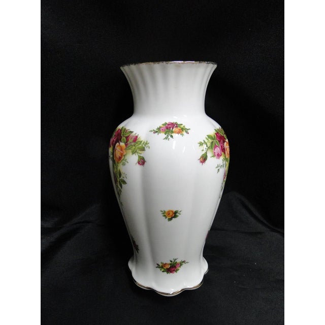Royal Albert Vintage Royal Albert Old Country Roses, England: Montrose Vase For Sale - Image 4 of 7