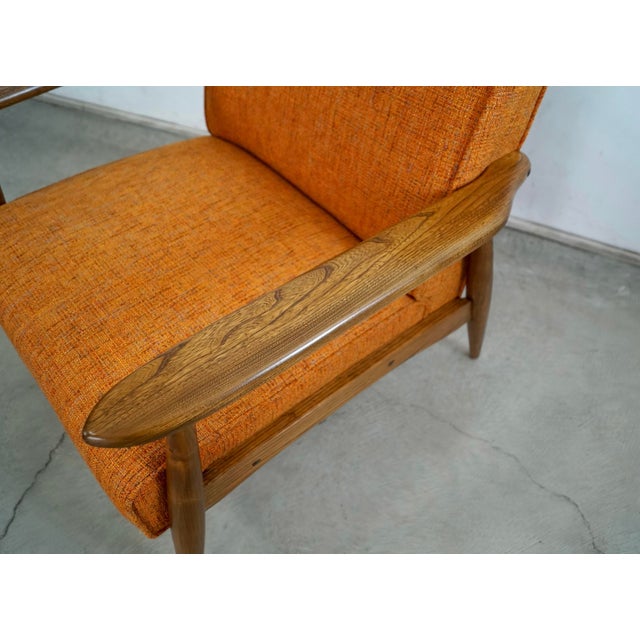 1960’s Mid-Century Modern Lounge Chair in Knoll Textiles For Sale - Image 10 of 12