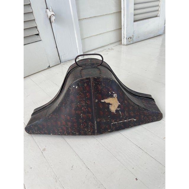 Traditional A 19c. Tole Peinte Bicorn Hat Case For Sale - Image 3 of 6