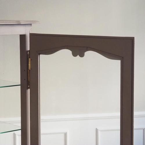 French Display Cabinet with Mirrored Back Panel, 1890s For Sale - Image 17 of 18