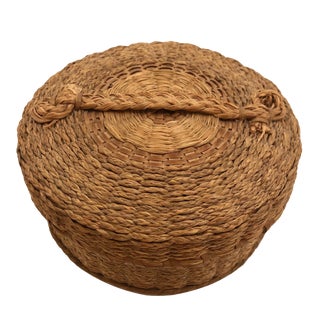 Braided Sweetgrass and Ash Splint Fine Penobscot Lidded Basket For Sale