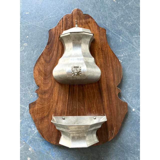 This classic Regency-style lavabo brings a touch of Old World sophistication to any interior. Featuring a unique faceted,...