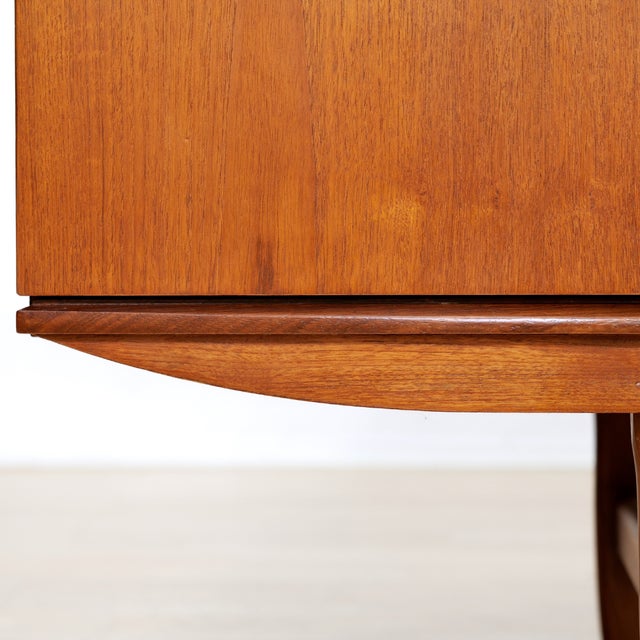 Mid Century Bow Fronted Credenza by Elliots of Newbury For Sale In Los Angeles - Image 6 of 10