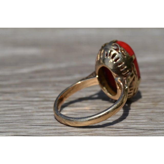 1900 - 1909 The Coconut Creek: Antique Turn of The Century Mediterranean Coral Ring For Sale - Image 5 of 10